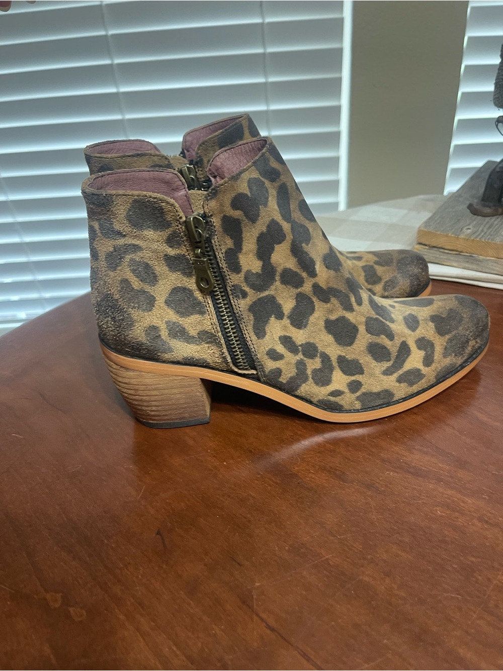 L&B Leopard Cheetah Suede Leather Ankle Boots Booties - Picture 4 of 10